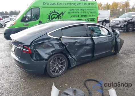 2020 Tesla Model 3 Long Range Dual Motor All-Wheel Drive z USA, uszkodzony, nr VIN 5YJ3E1EB9LF651325